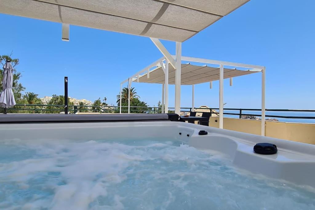 Luxury Penthouse With Sea&Mountain Views & Hot Tub - Tranquility & Rest Benalmádena Exterior foto